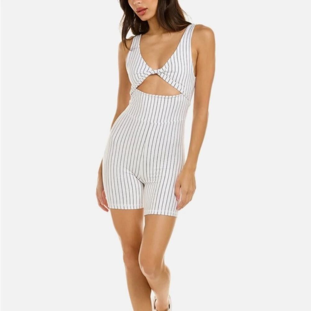 WeWoreWhat White Black Pinstripe Twist Cutout Shorts Bodysuit NWT Small - Picture 4 of 11